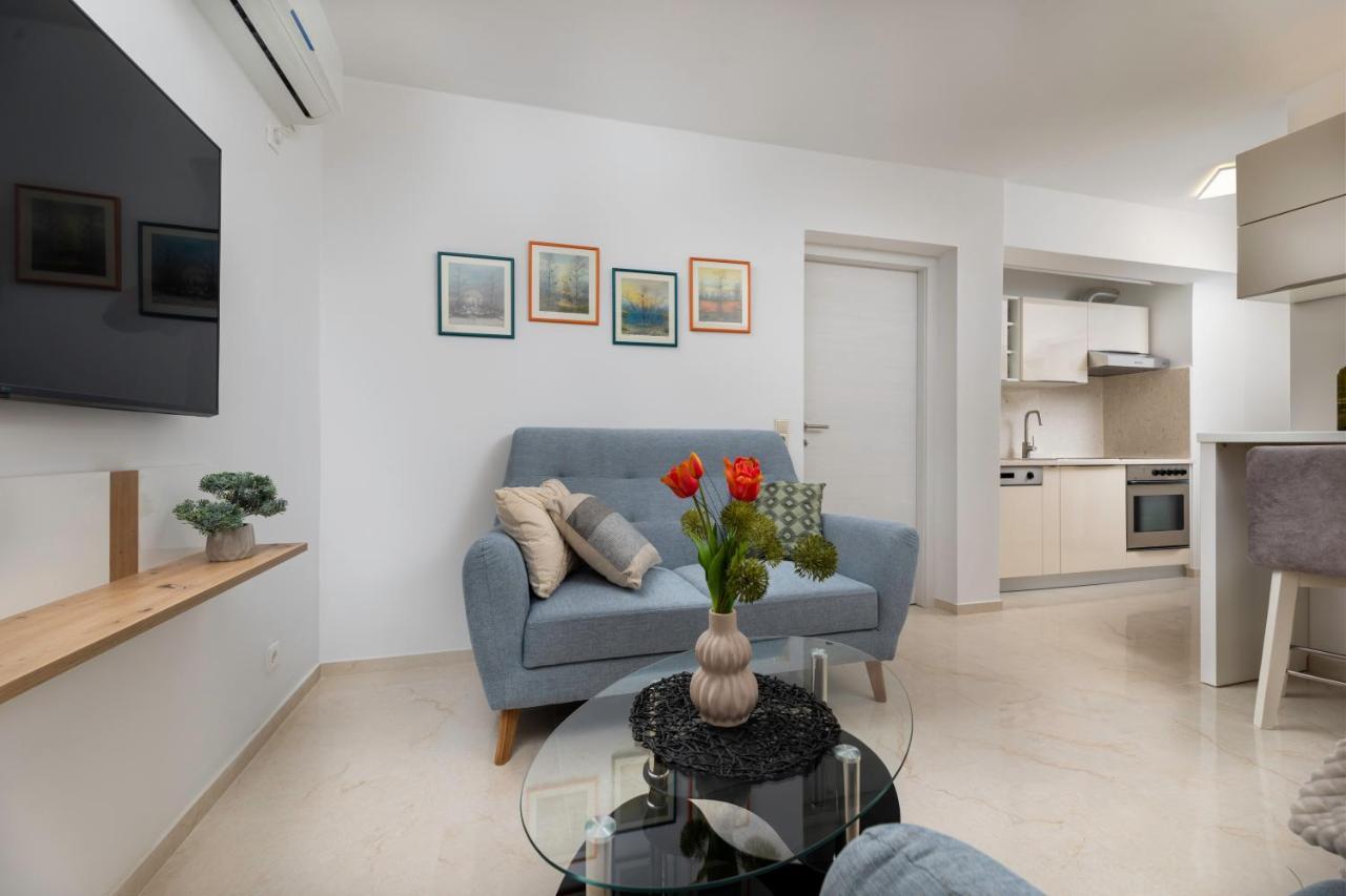 Apartman "Ela" Njivice Buitenkant foto