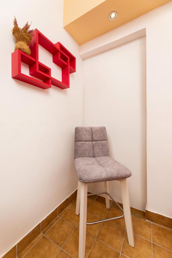 Apartman "Ela" Njivice Buitenkant foto