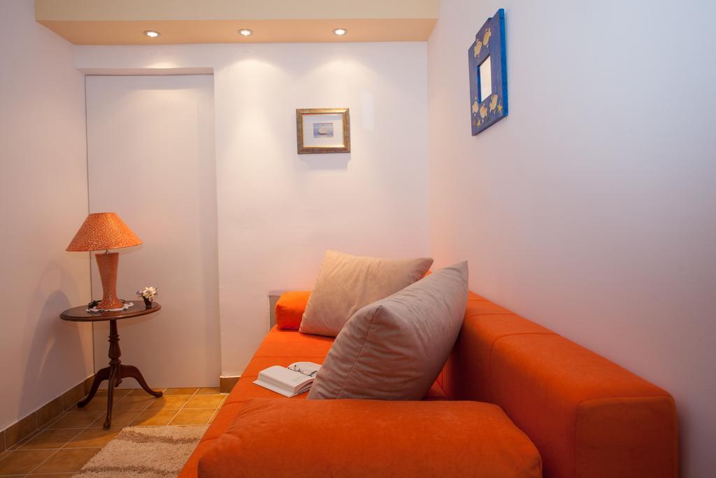 Apartman "Ela" Njivice Buitenkant foto