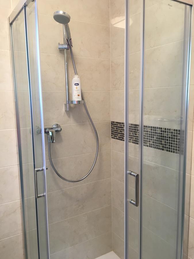 Apartman "Ela" Njivice Buitenkant foto